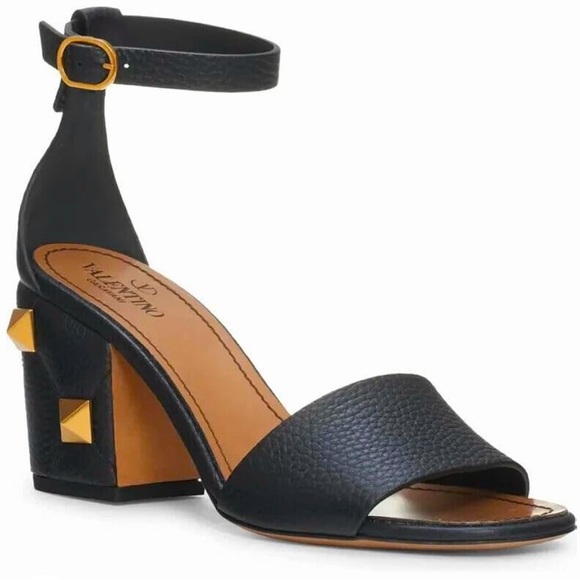 Valentino Garavani Shoes - Valentino Roman Stud sandals